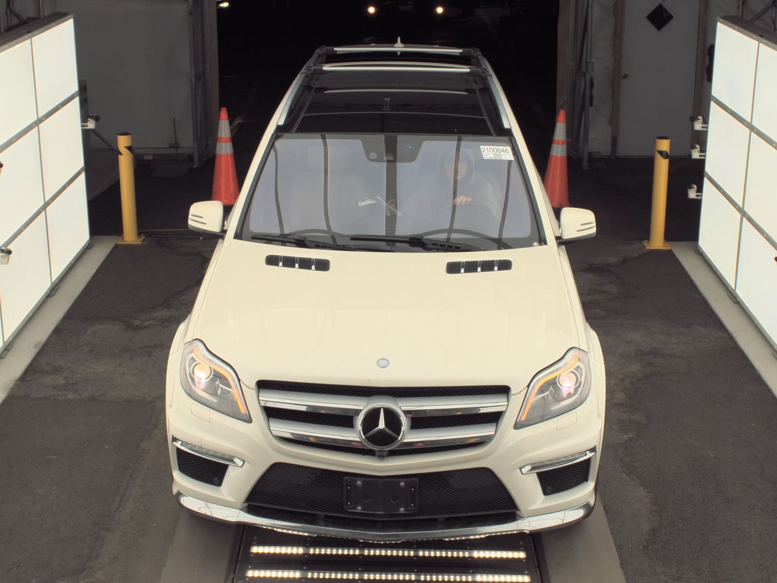 Mercedes-Benz GL 550 2014 — photo 2