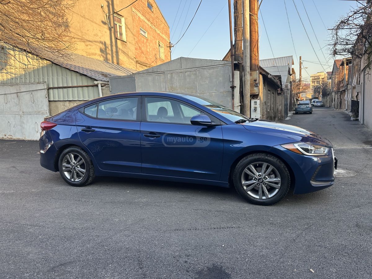 Hyundai Elantra 2017 — photo 2