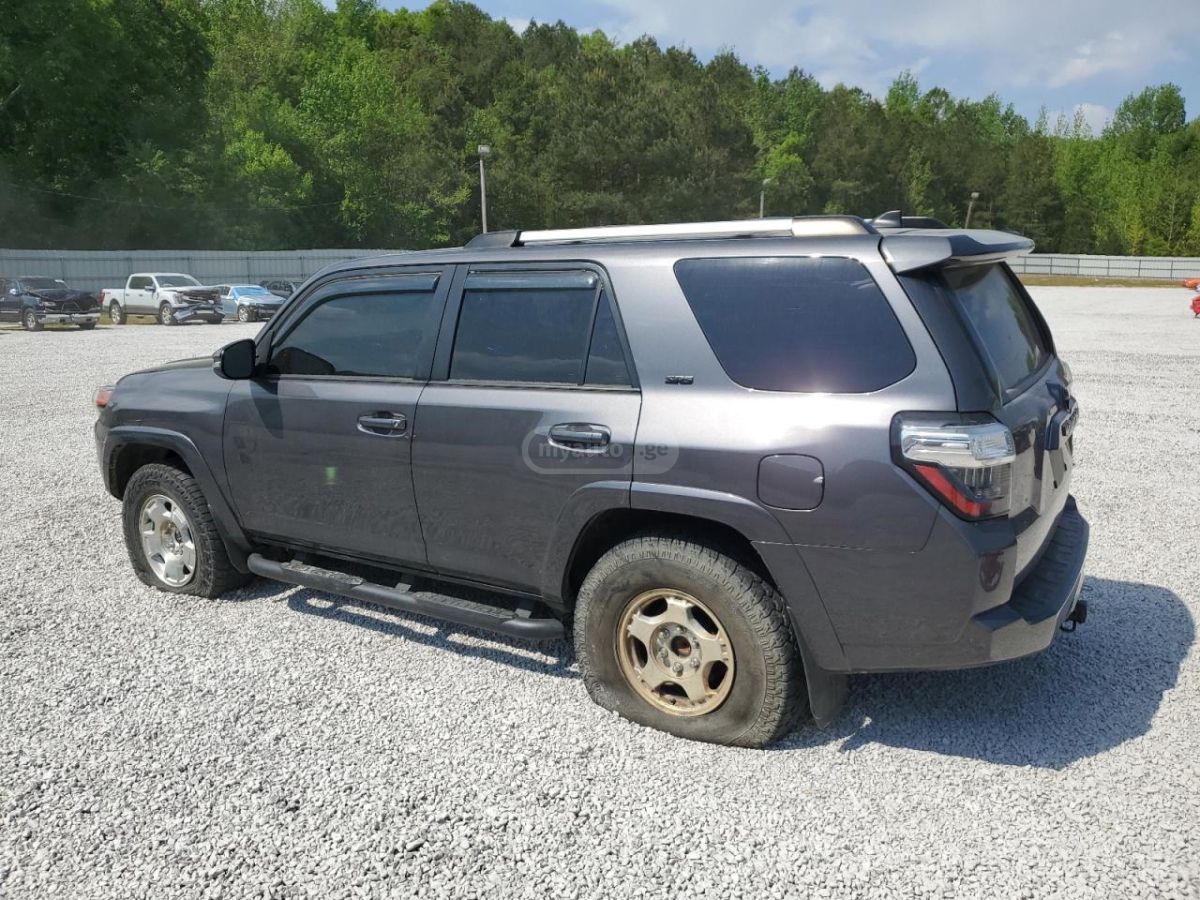 Toyota 4Runner 2020 — photo 2