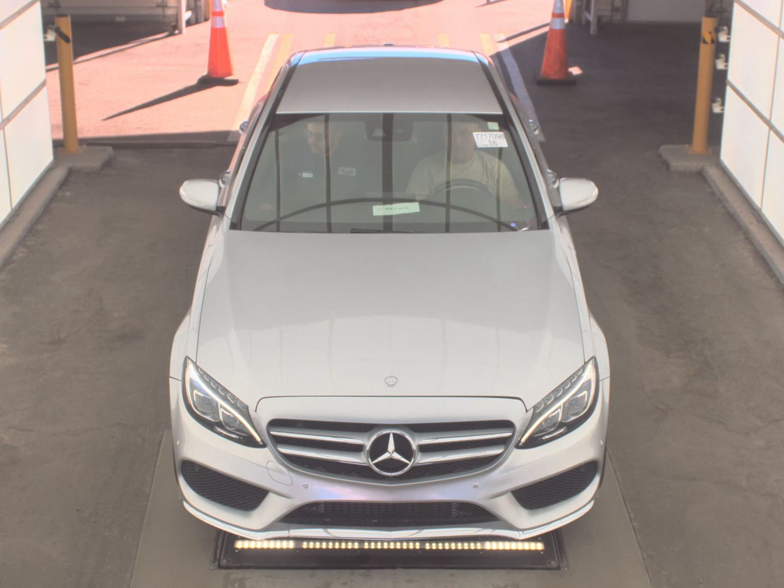 Mercedes-Benz C 300 2015 — photo 2