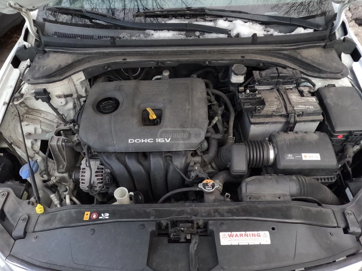 Hyundai Elantra 2017 — photo 2
