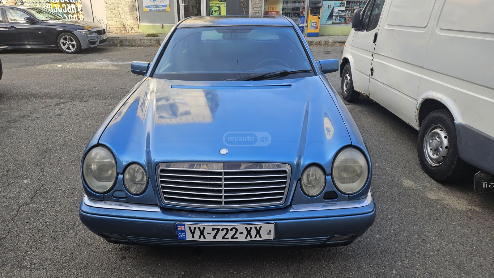 Mercedes-Benz E 320