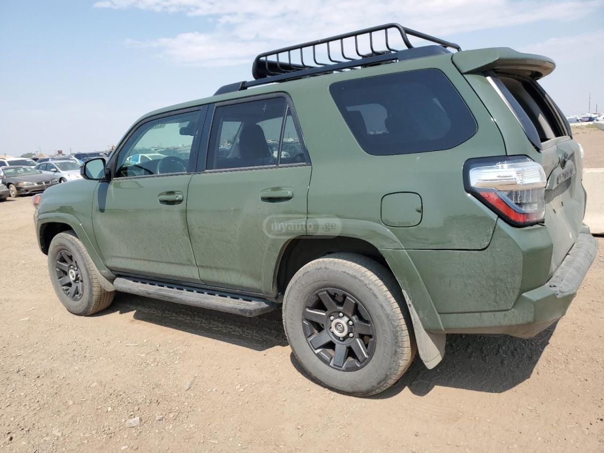Toyota 4Runner 2022 — photo 2