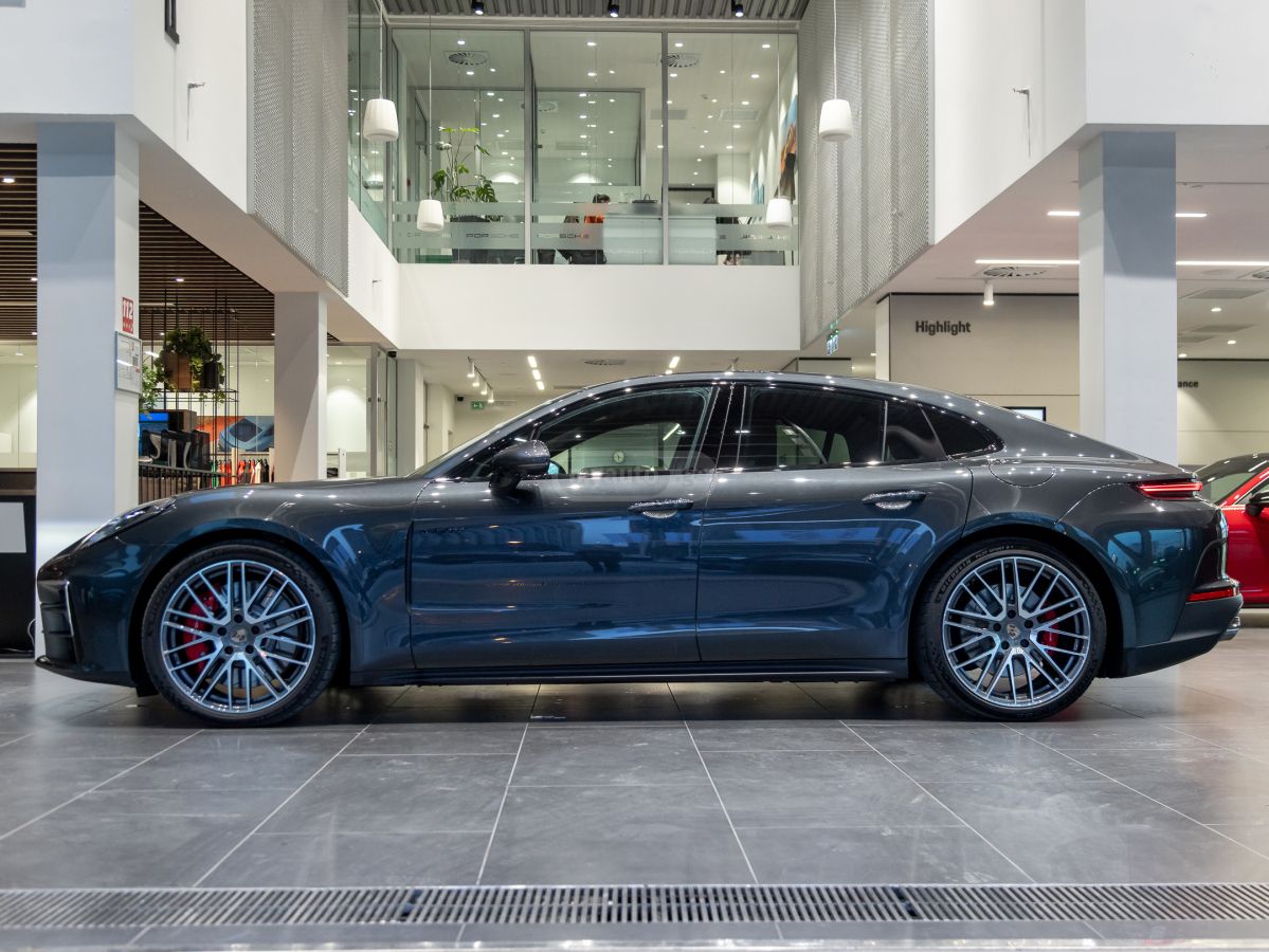 Porsche Panamera 2025 — photo 2