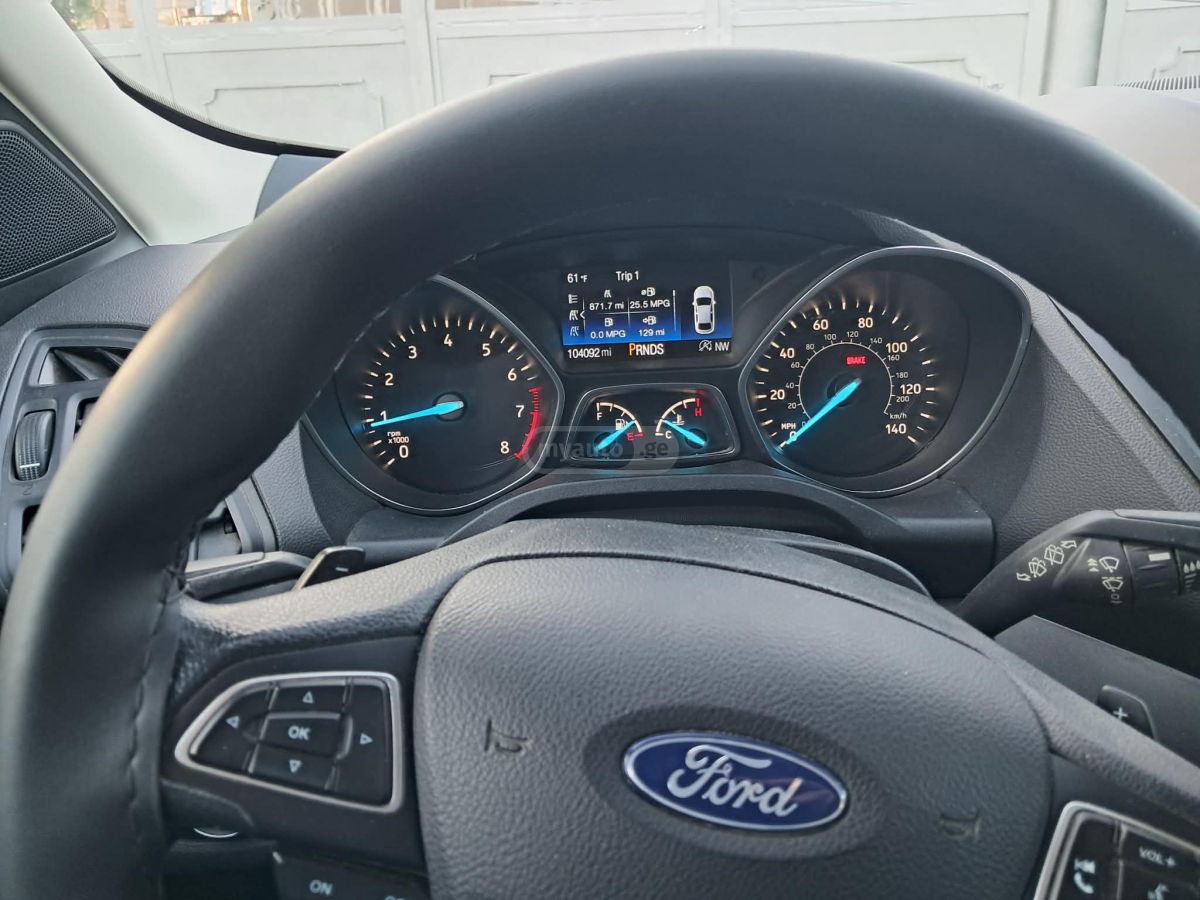 Ford Escape 2017 — photo 2