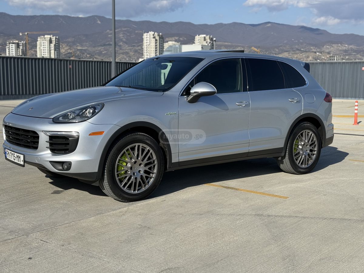 Porsche Cayenne 2016 — photo 2