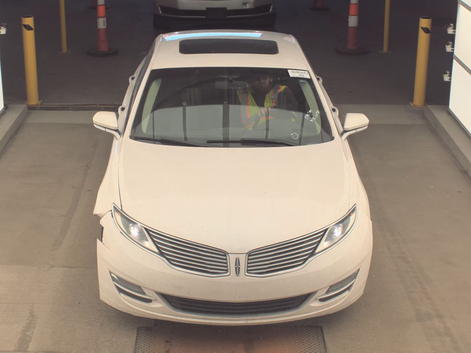 Lincoln MKZ 2014 — photo 2