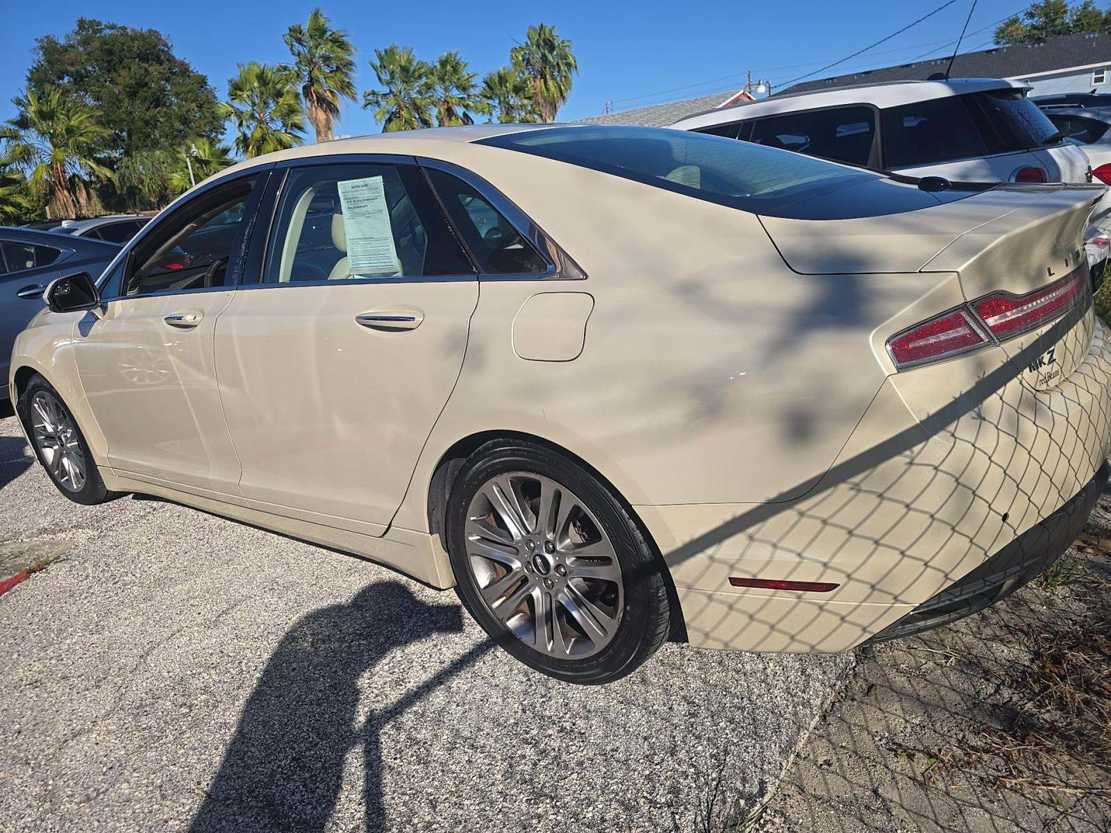 Lincoln MKZ 2015 — photo 2