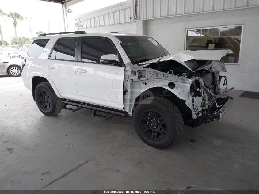 Toyota 4Runner 2024 — photo 2