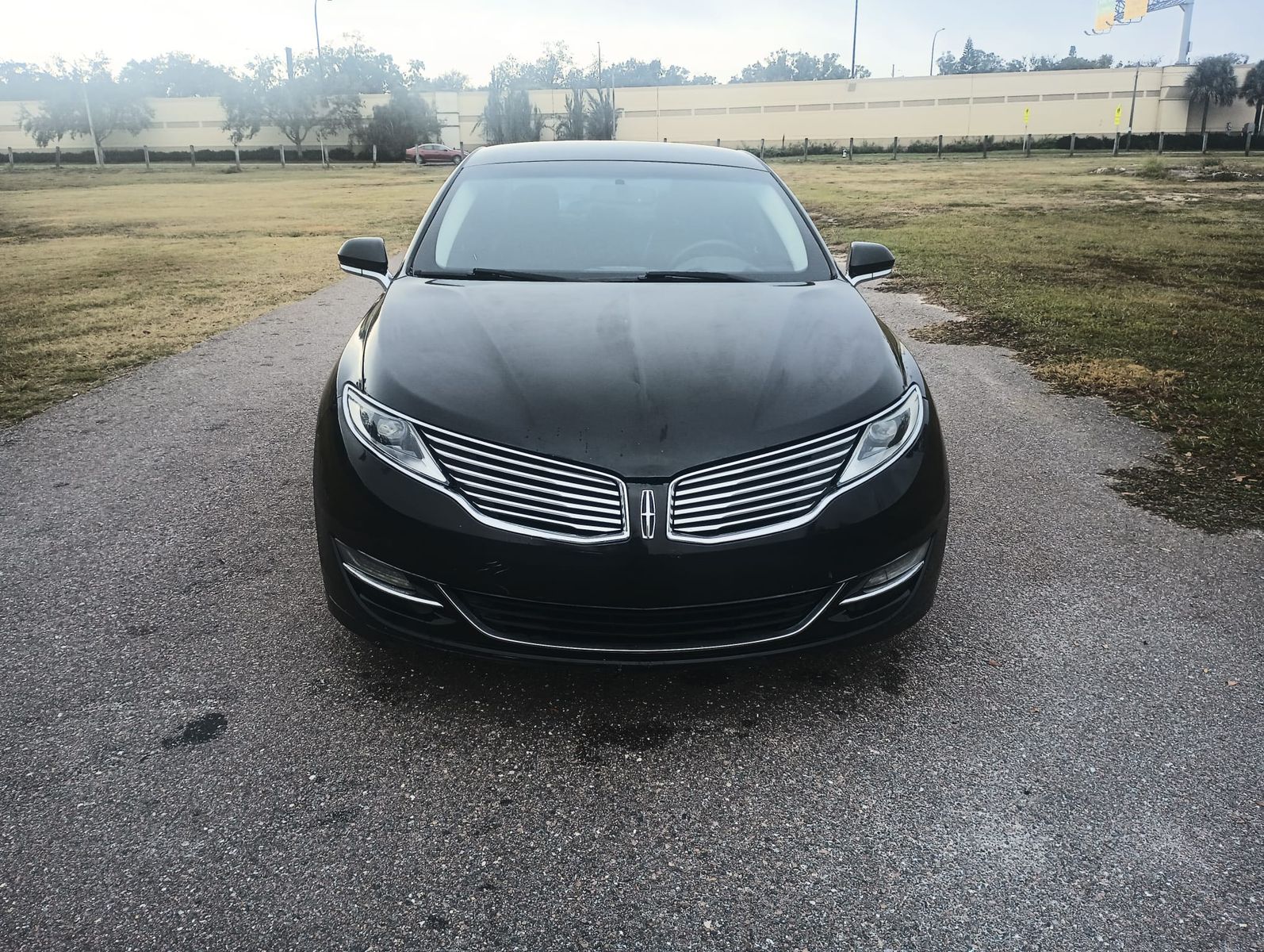 Lincoln MKZ 2014 — photo 2