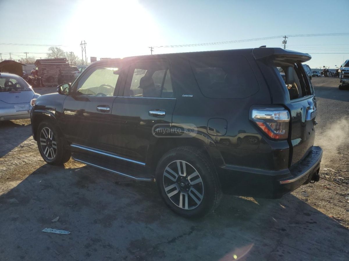 Toyota 4Runner 2022 — photo 2