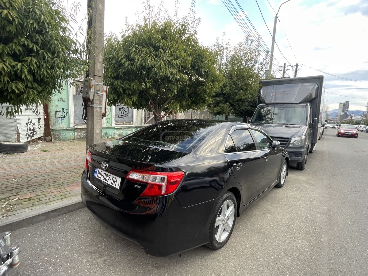 Toyota Camry 2012 — photo 2
