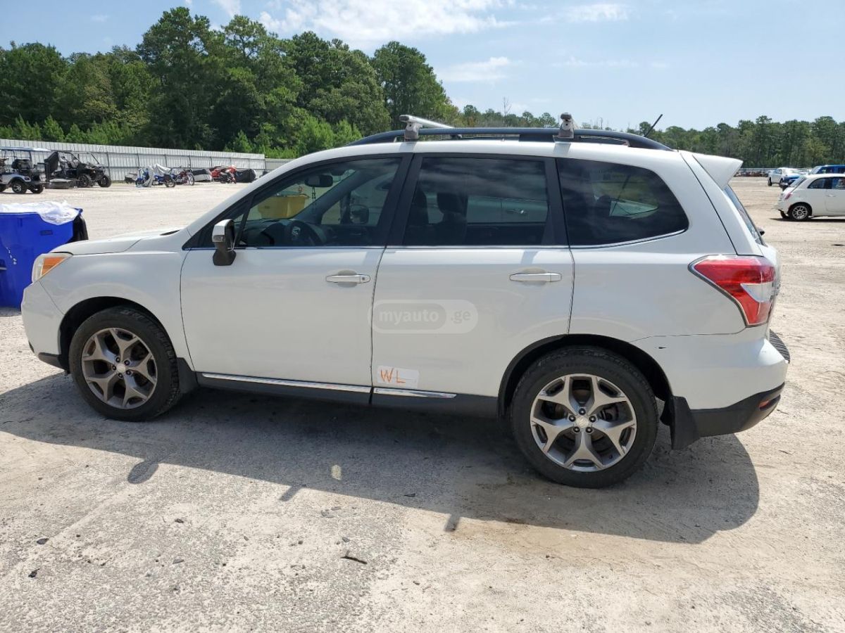 Subaru Forester 2015 — photo 2
