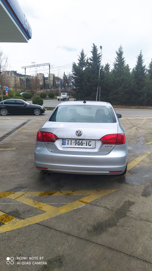 Volkswagen Jetta 2012 — photo 2