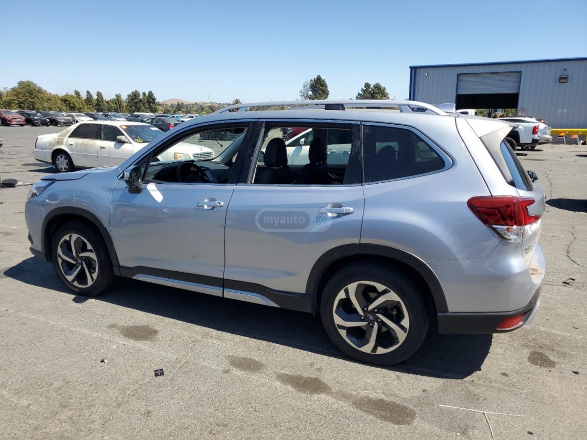 Subaru Forester 2022 — photo 2