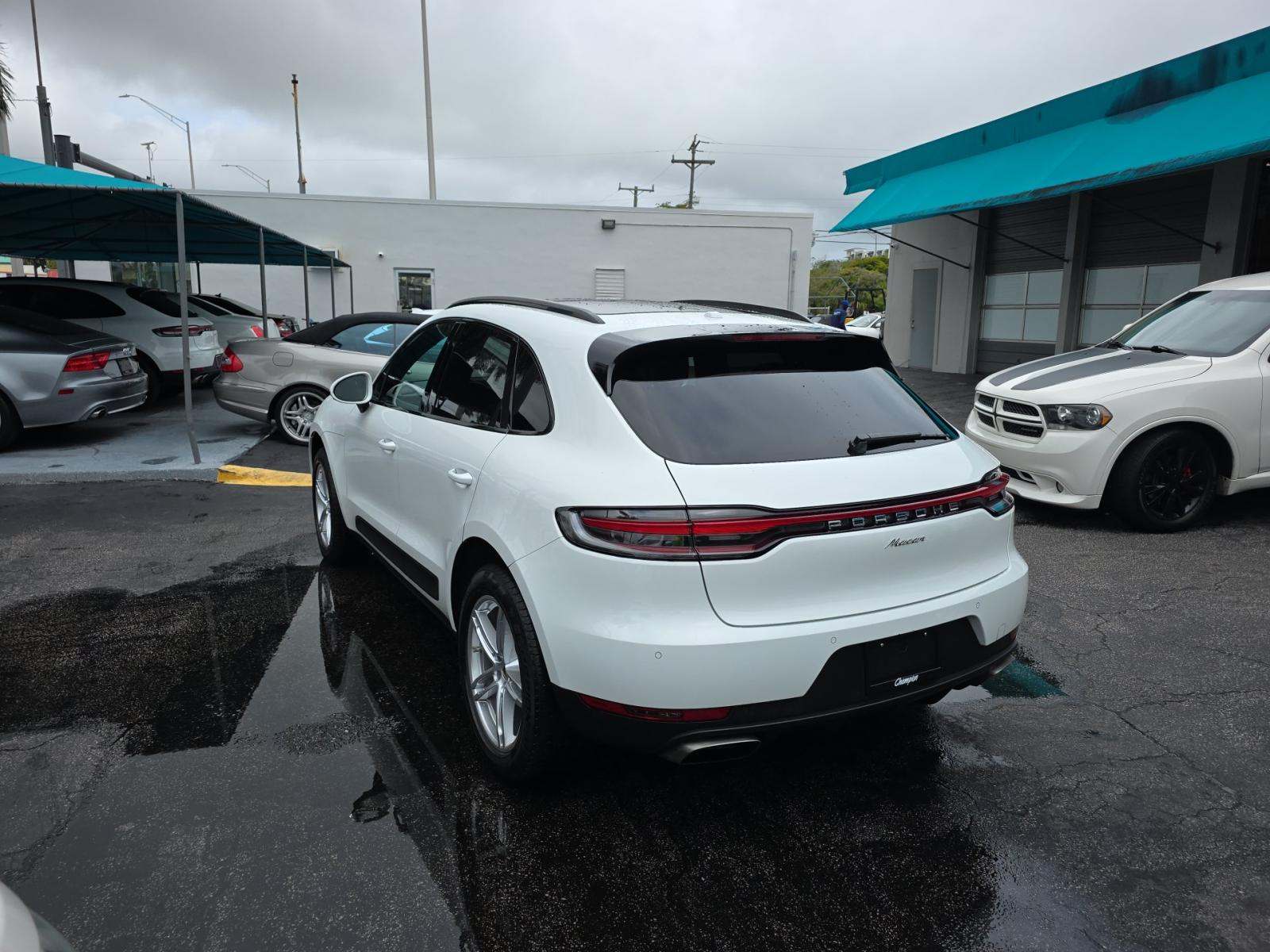 Porsche Macan 2021 — photo 2