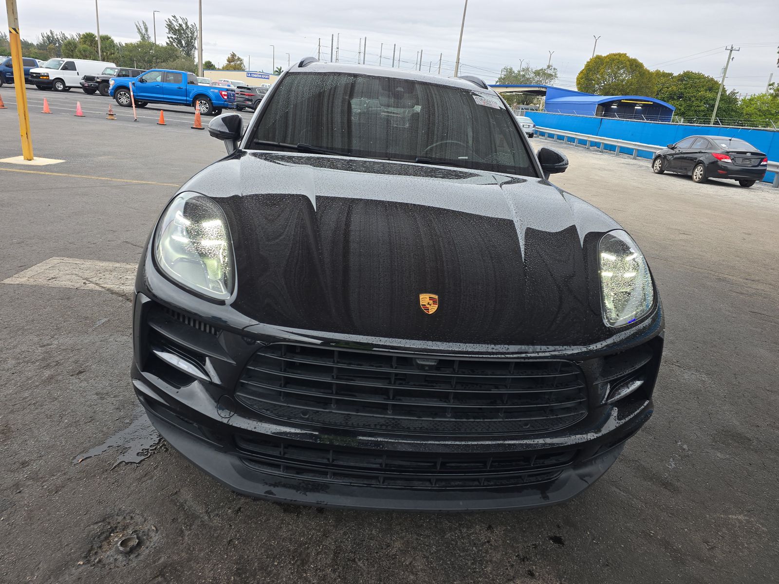 Porsche Macan 2021 — photo 2