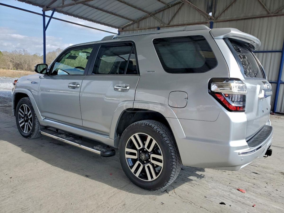 Toyota 4Runner 2024 — photo 2