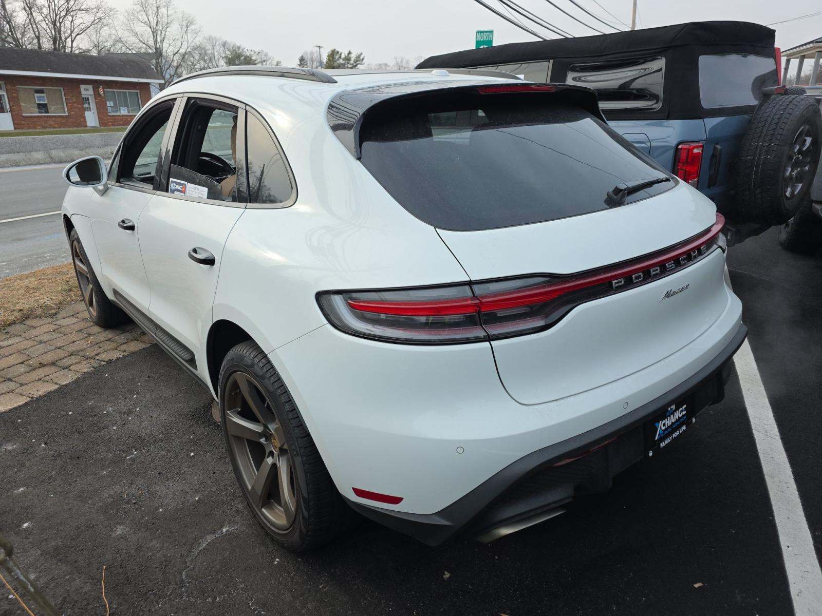 Porsche Macan 2022 — photo 2