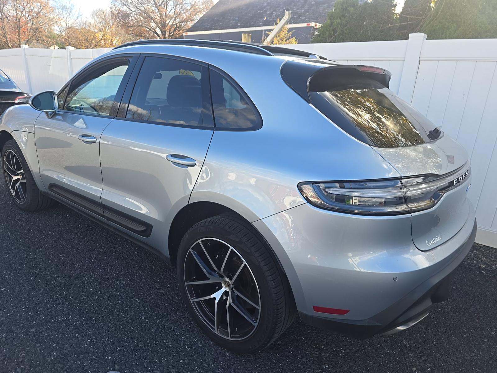 Porsche Macan 2022 — photo 2