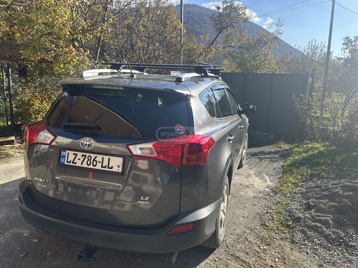 Toyota RAV 4 2015 — photo 2