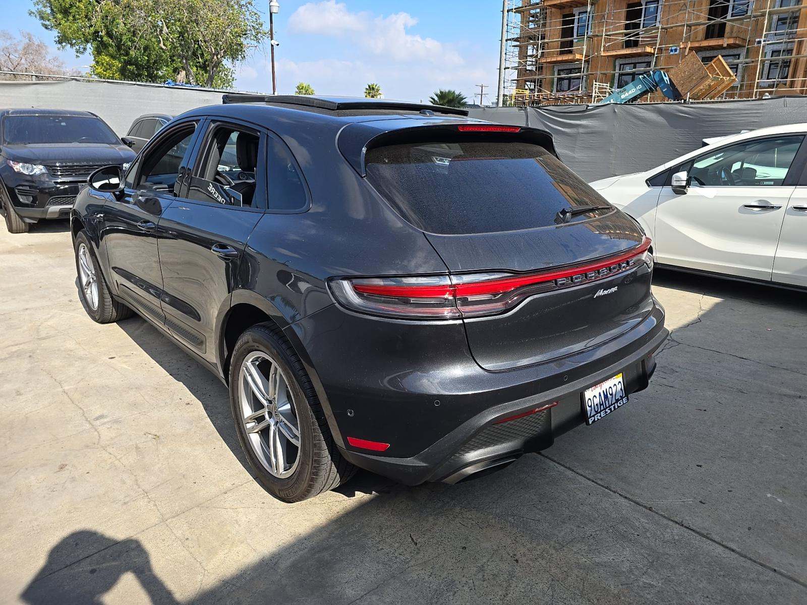 Porsche Macan 2023 — photo 2
