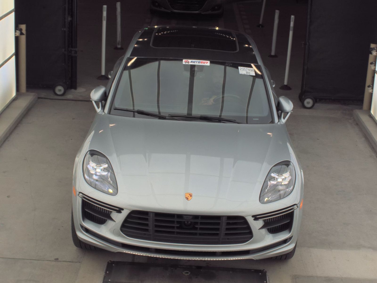 Porsche Macan 2021 — photo 2