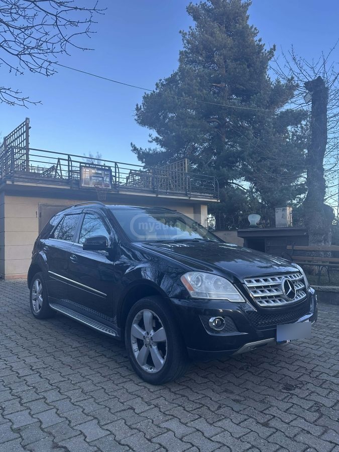 Mercedes-Benz ML 350 2011 — photo 2