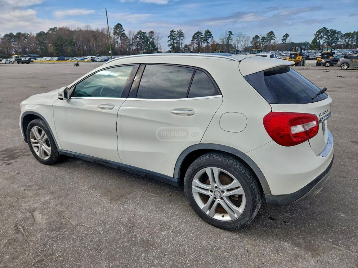 Mercedes-Benz GLA 250 2016 — photo 2