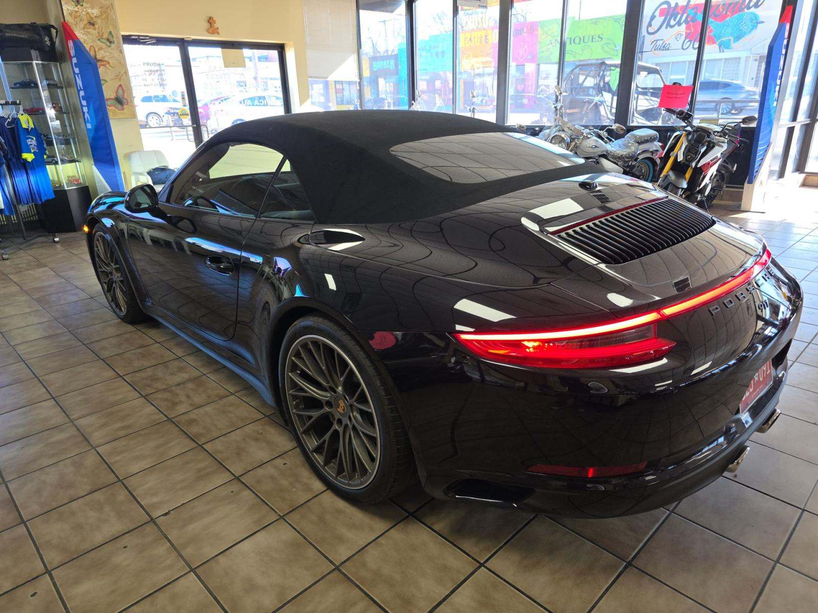 Porsche 911 2017 — photo 2