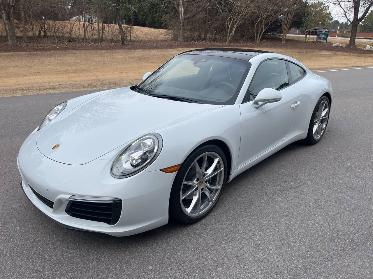 Porsche 911 2018 — photo 2