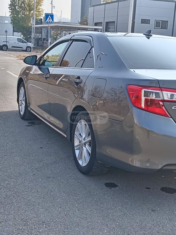 Toyota Camry 2012 — photo 2