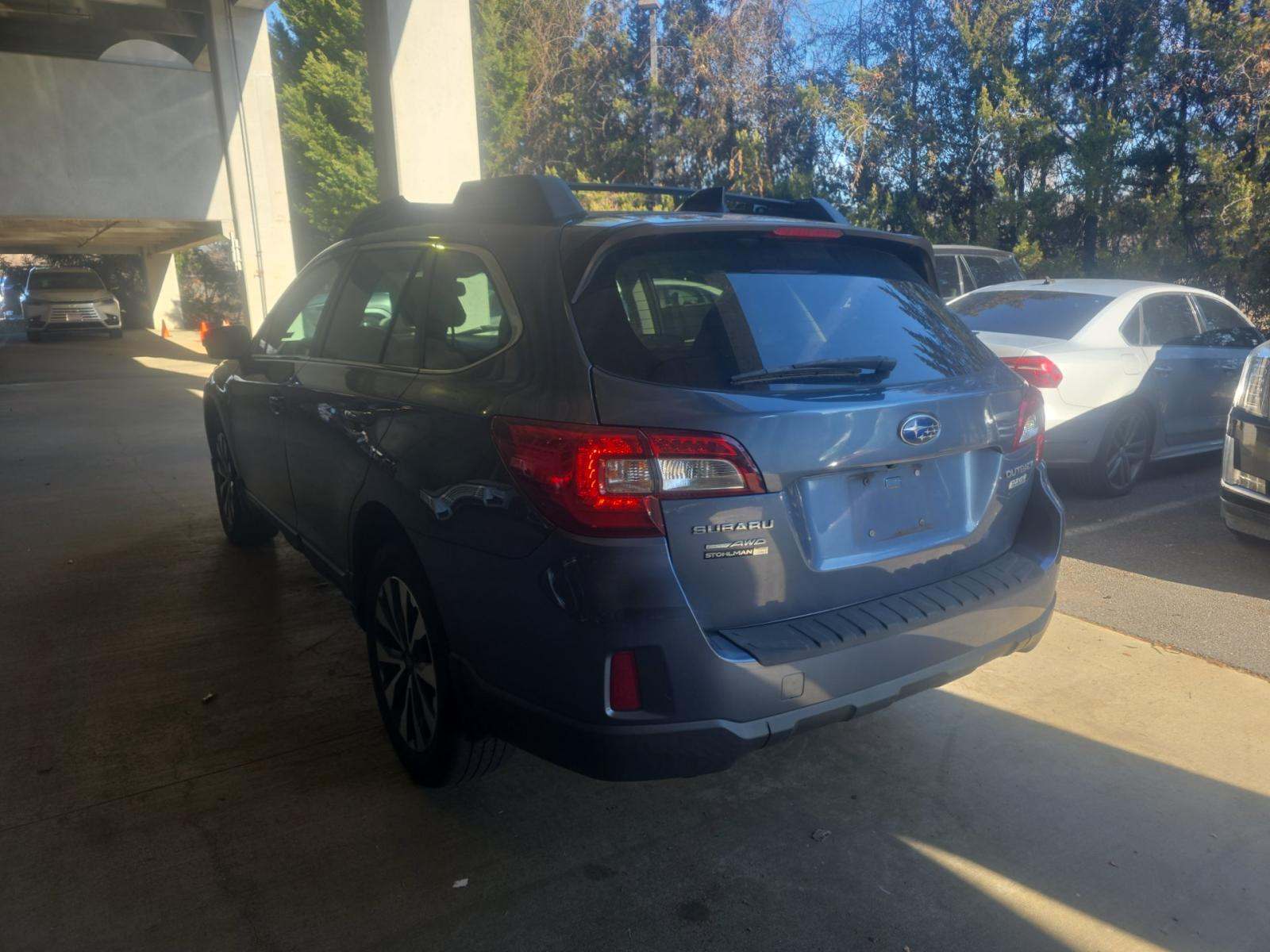 Subaru Outback 2016 — photo 2