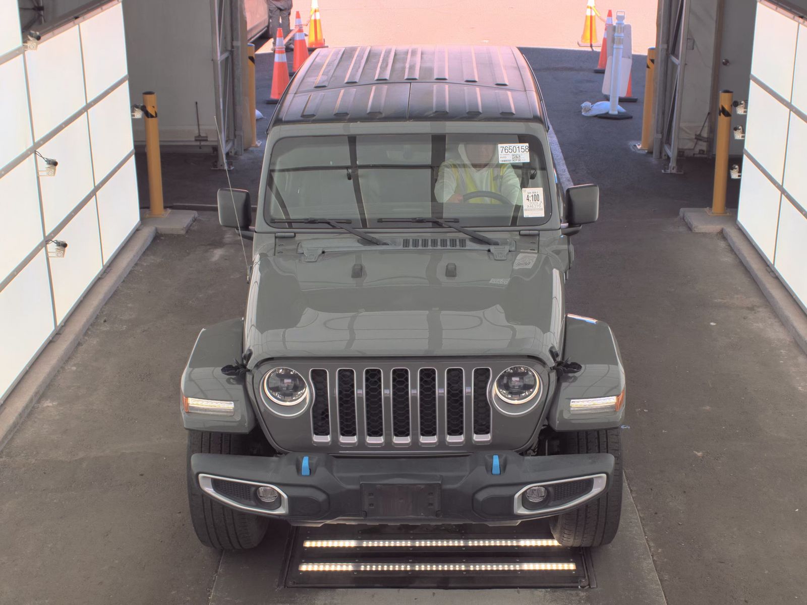 Jeep Wrangler 2023 — photo 2