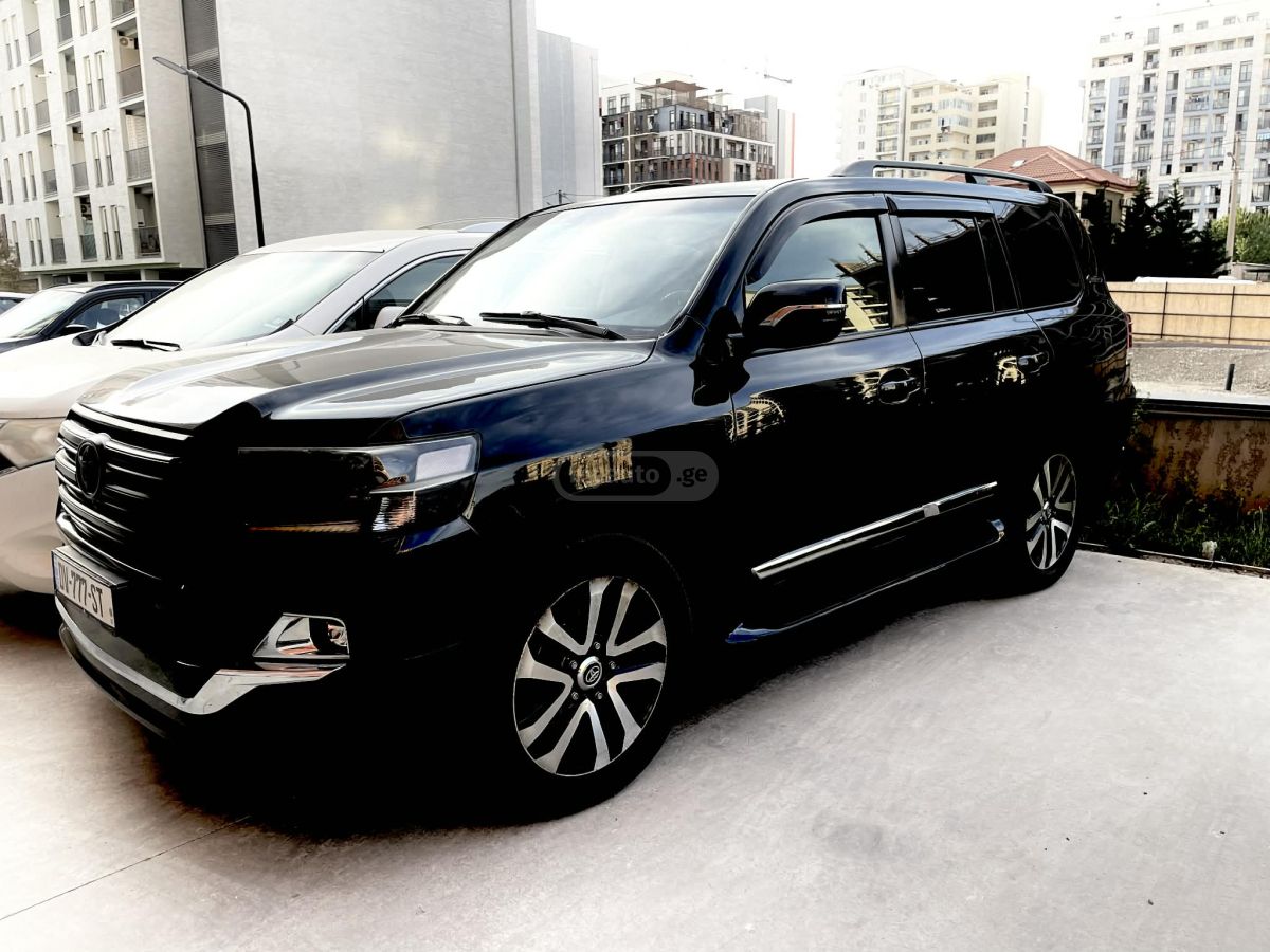 Toyota Land Cruiser 2010 — photo 2