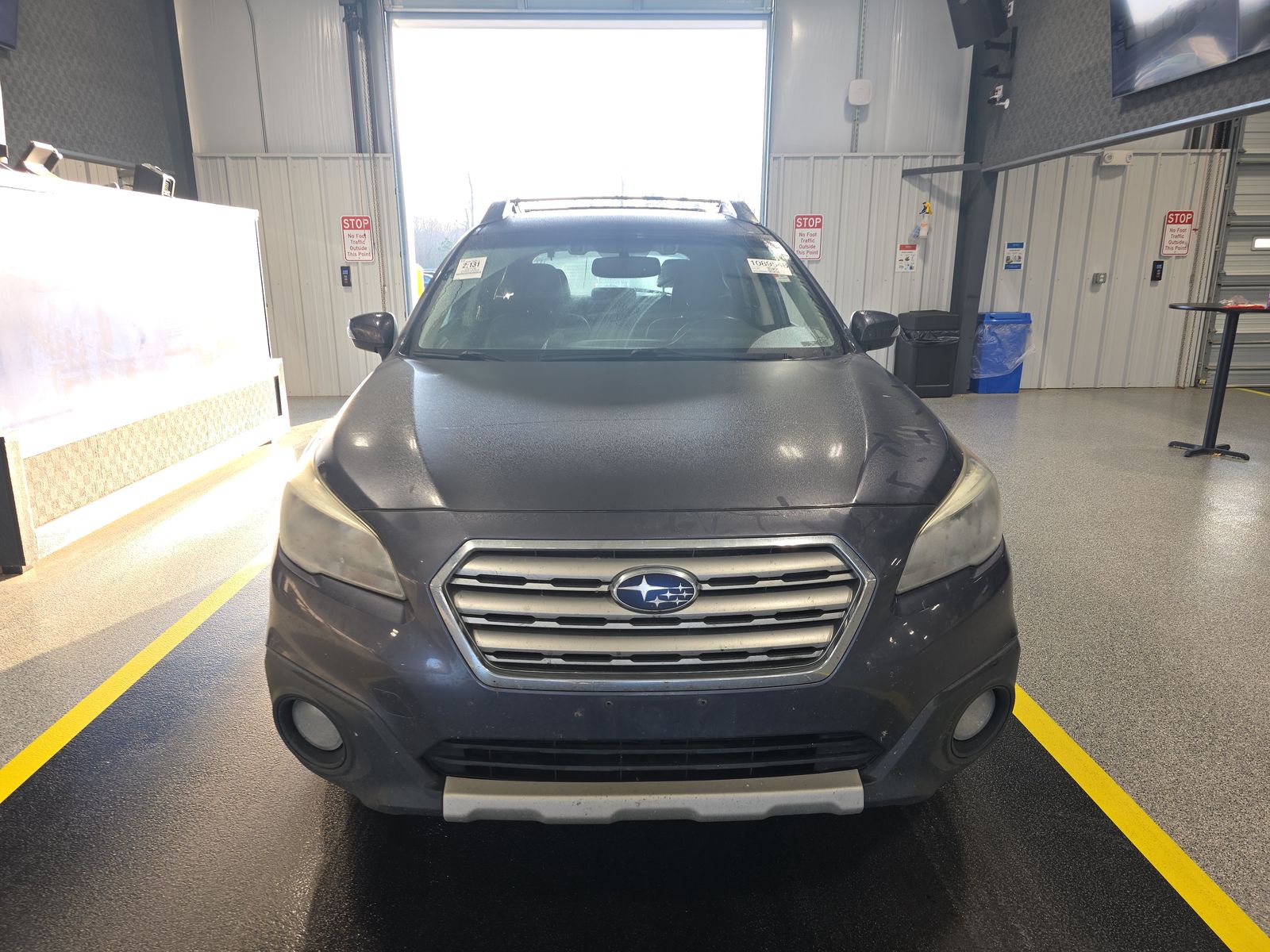 Subaru Outback 2016 — photo 2