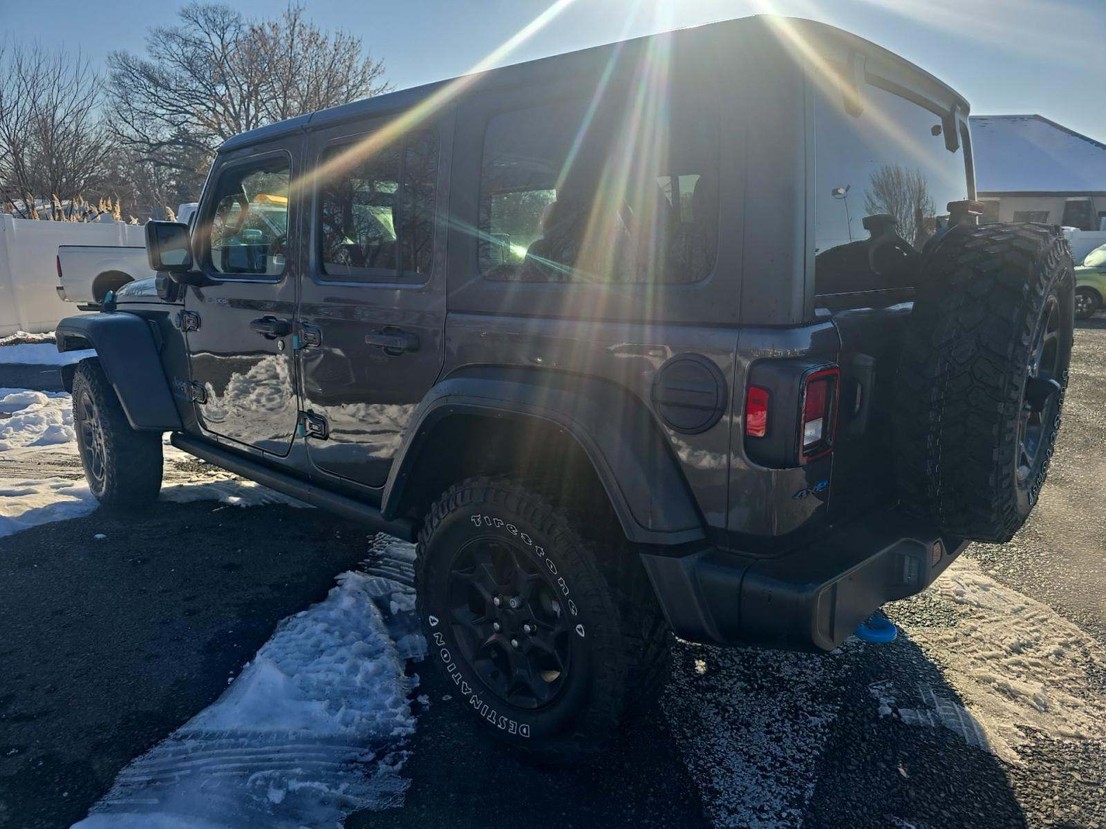 Jeep Wrangler 2023 — photo 2