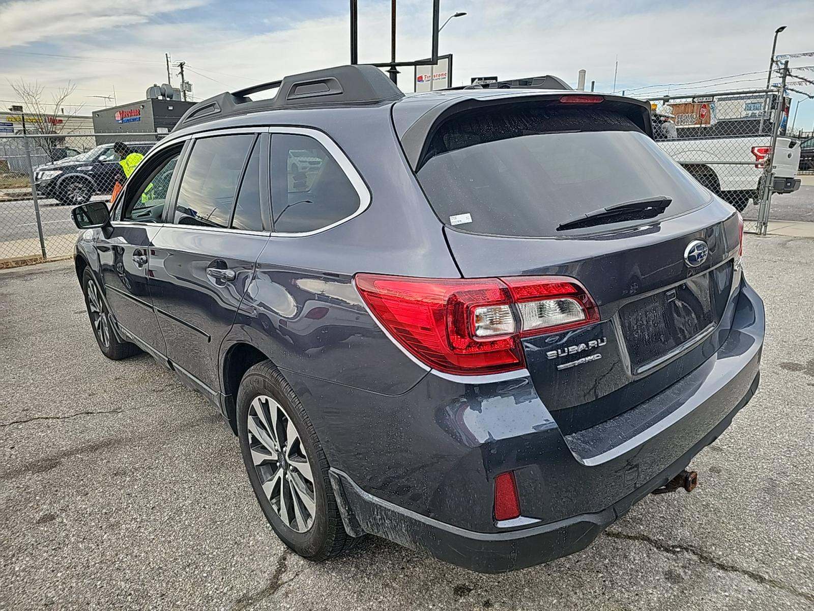 Subaru Outback 2015 — photo 2