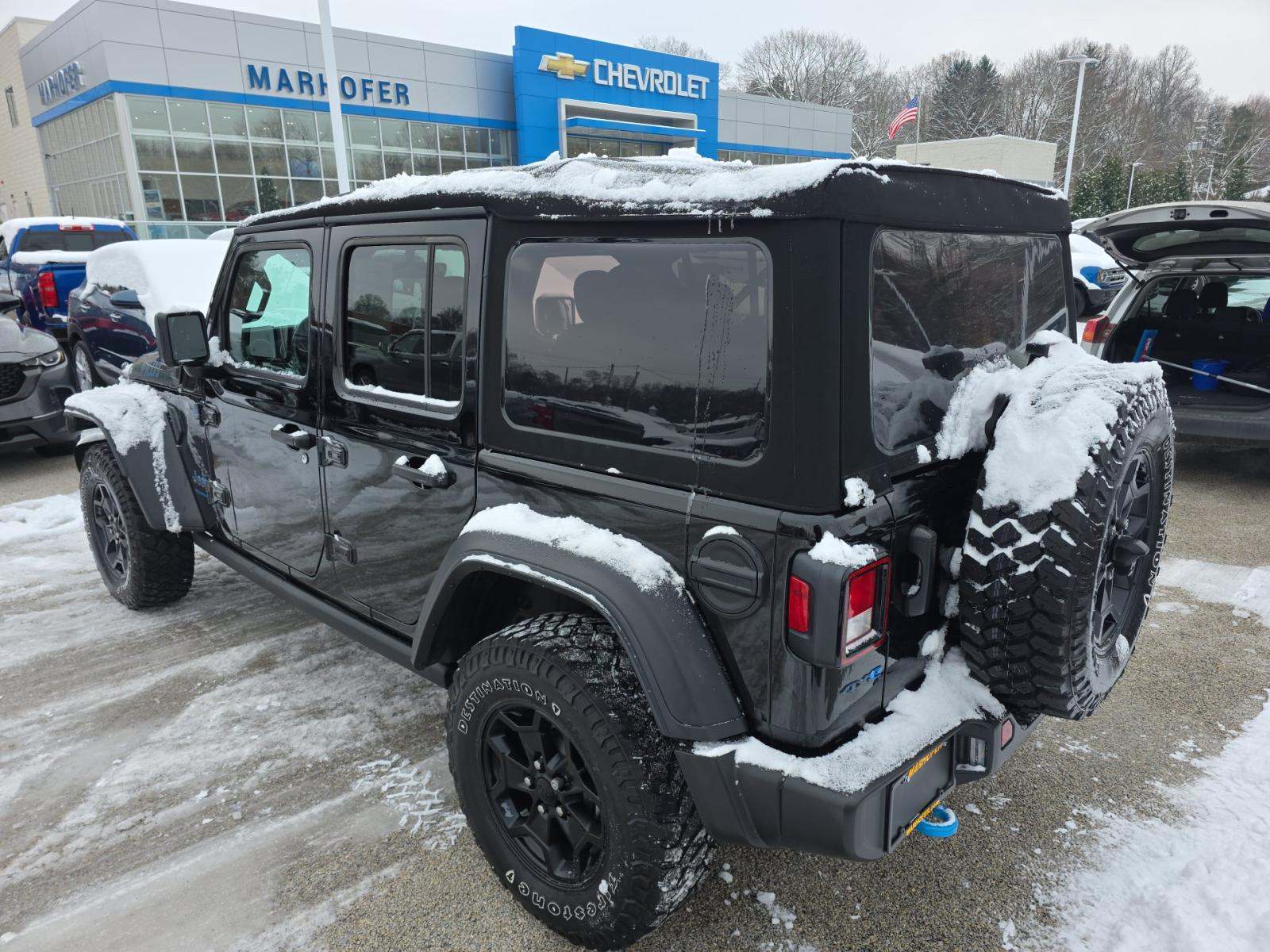 Jeep Wrangler 2023 — photo 2