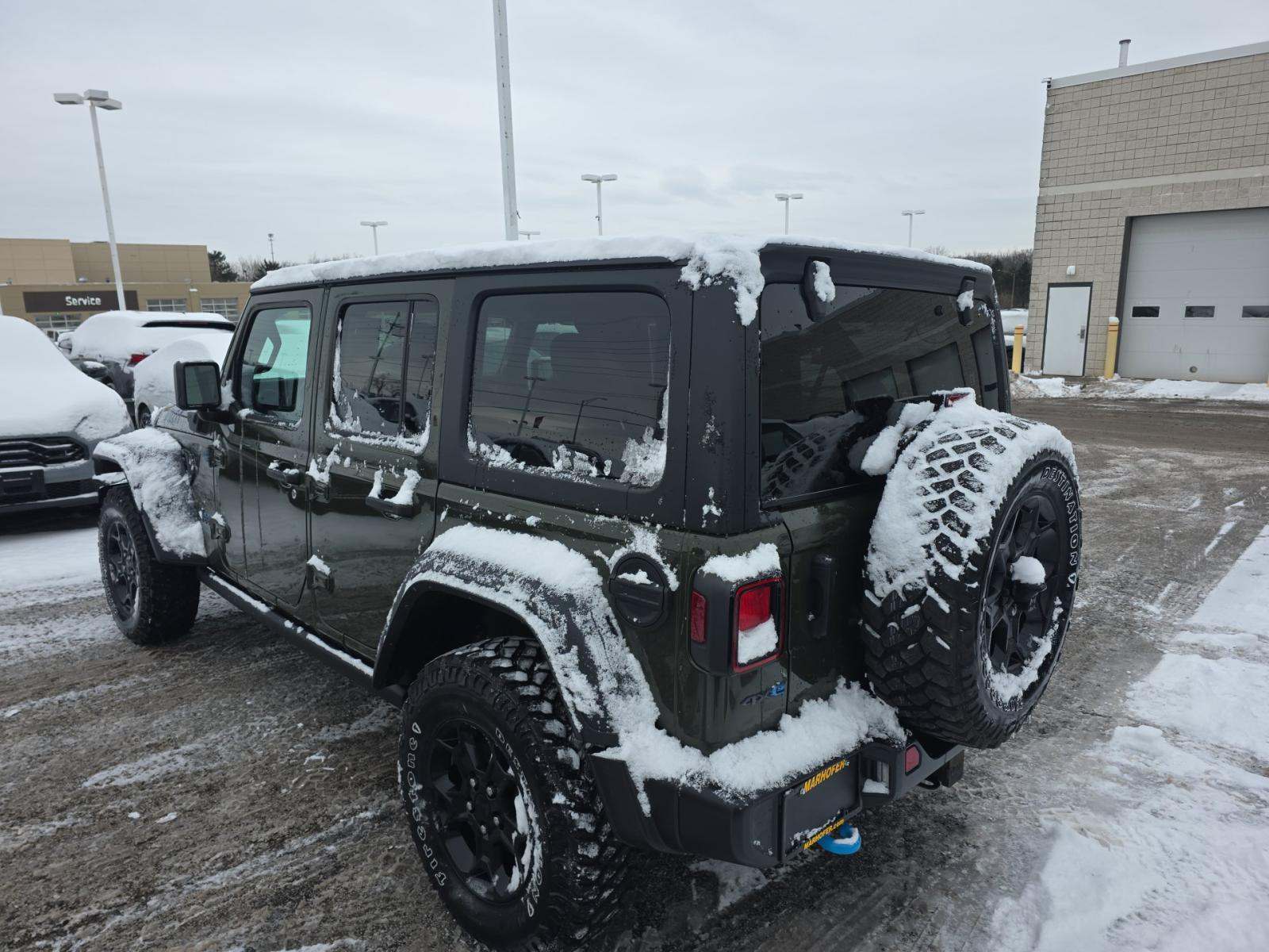 Jeep Wrangler 2023 — photo 2