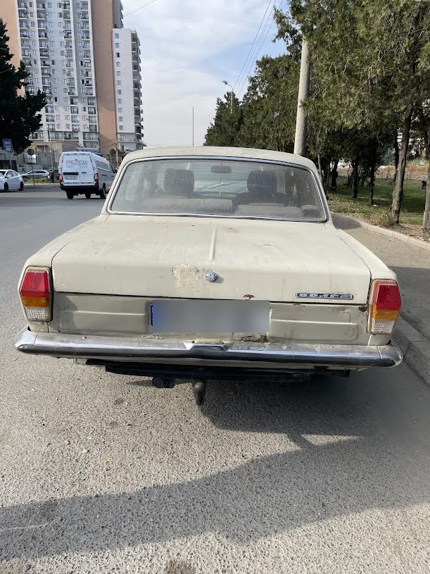 GAZ 24 1976 — photo 2