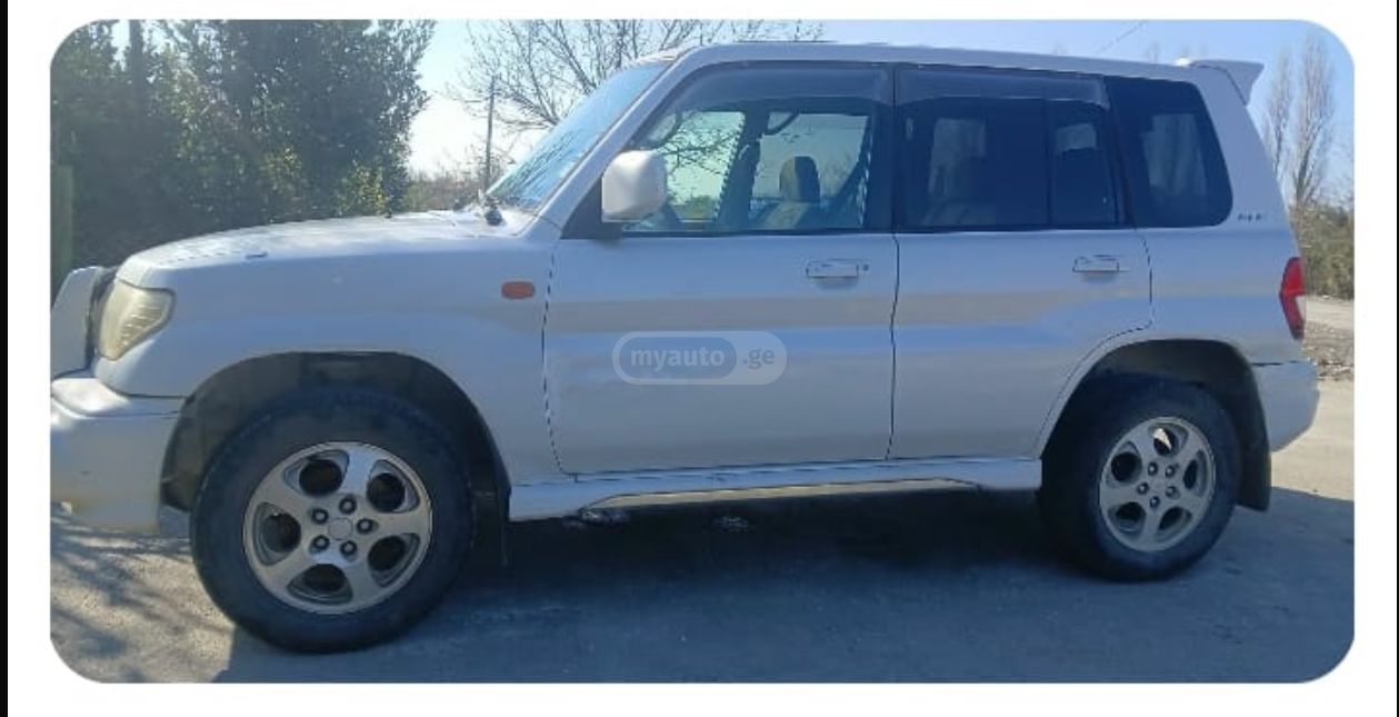 Mitsubishi Pajero IO 1999 — photo 2