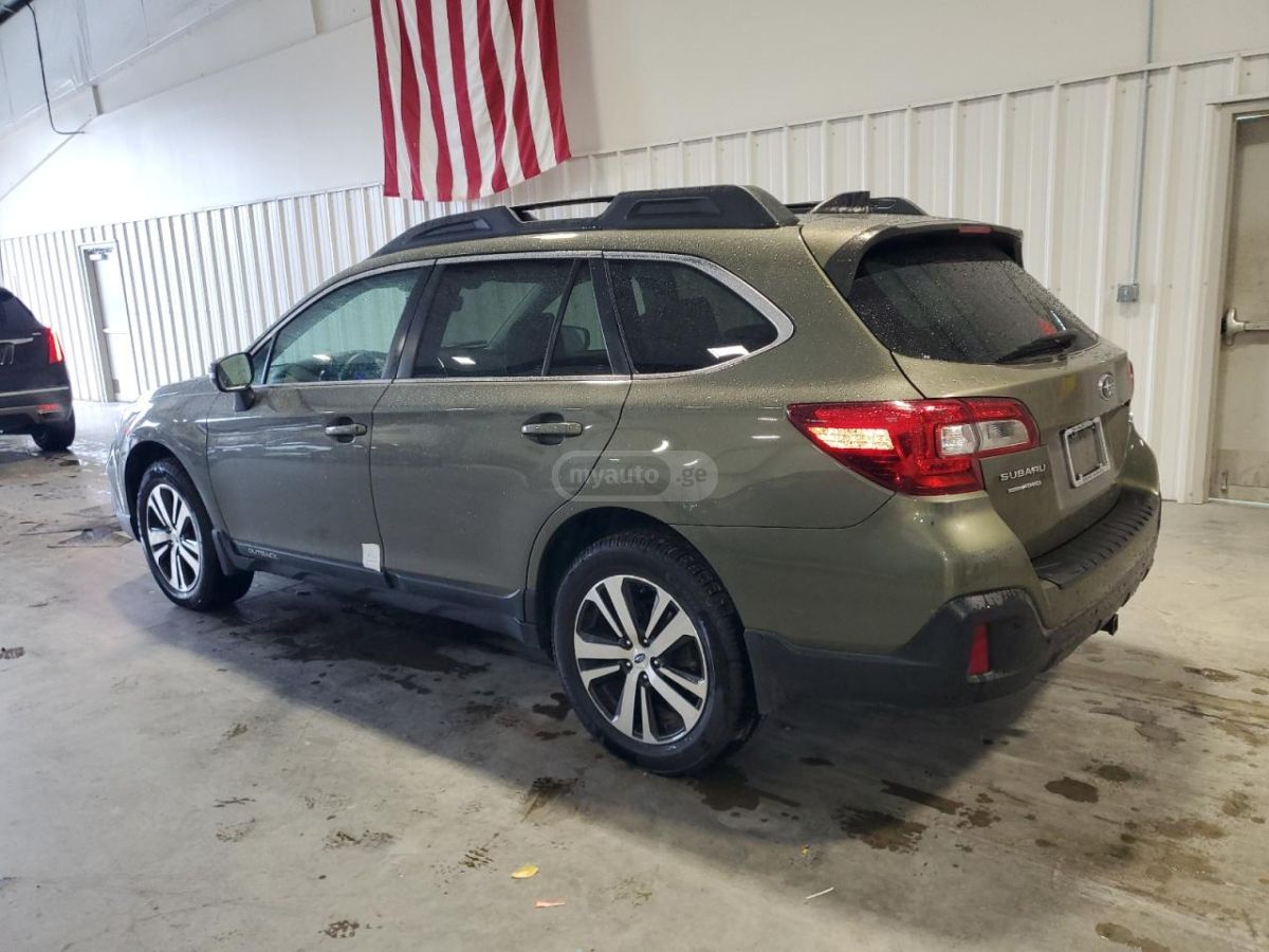 Subaru Outback 2018 — photo 2