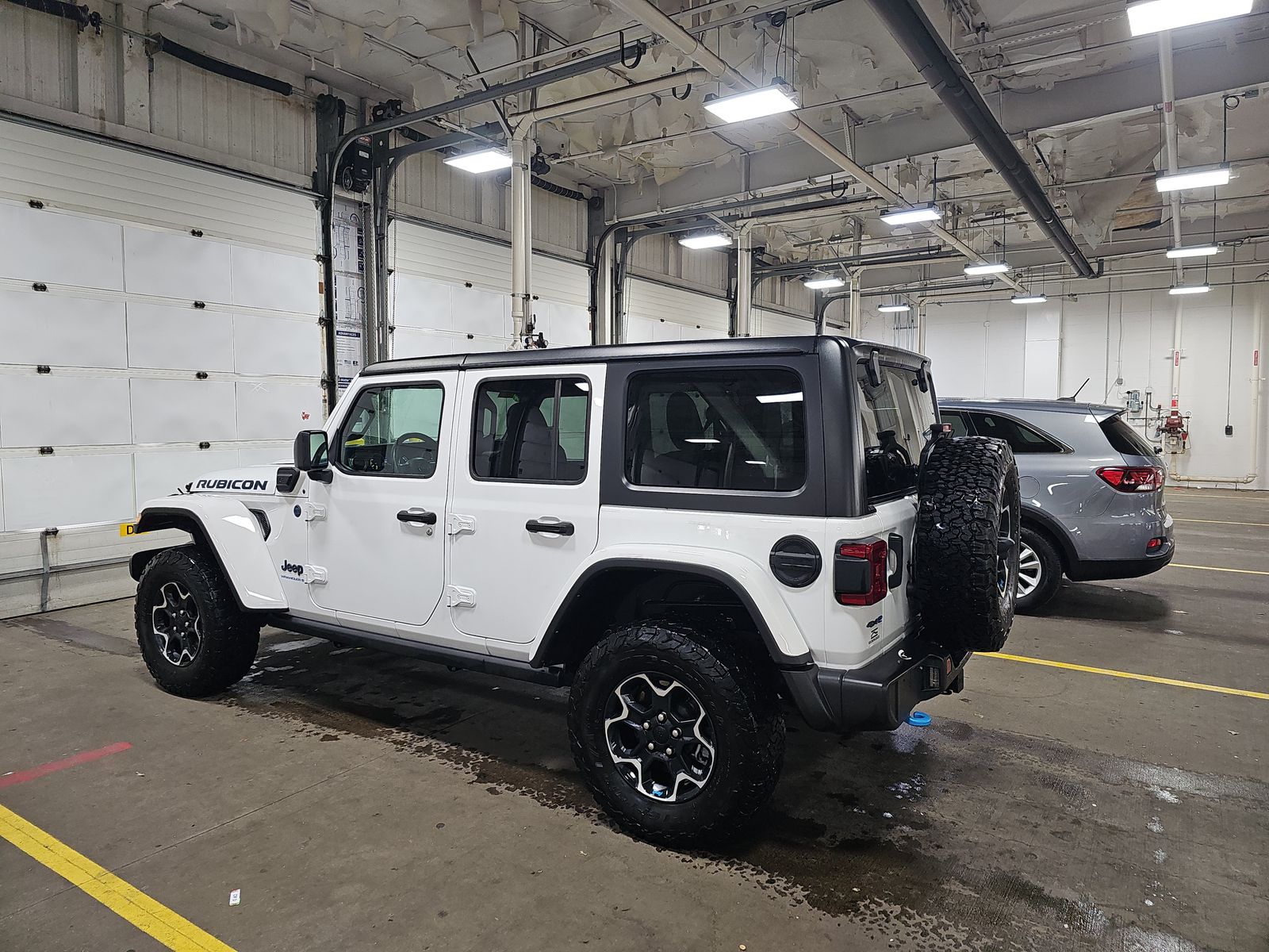 Jeep Wrangler 2023 — photo 2