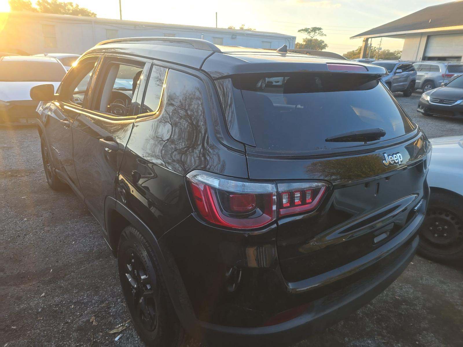 Jeep Compass 2018 — photo 2