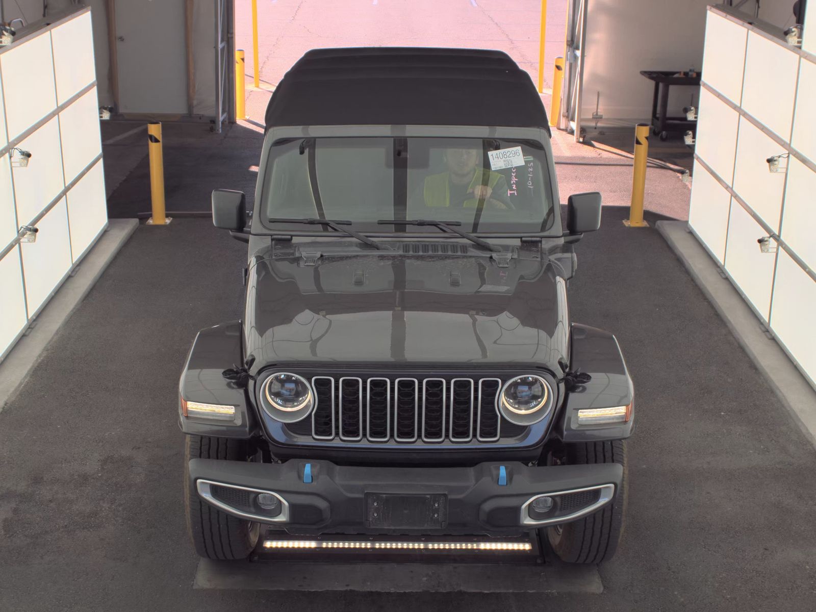 Jeep Wrangler 2024 — photo 2