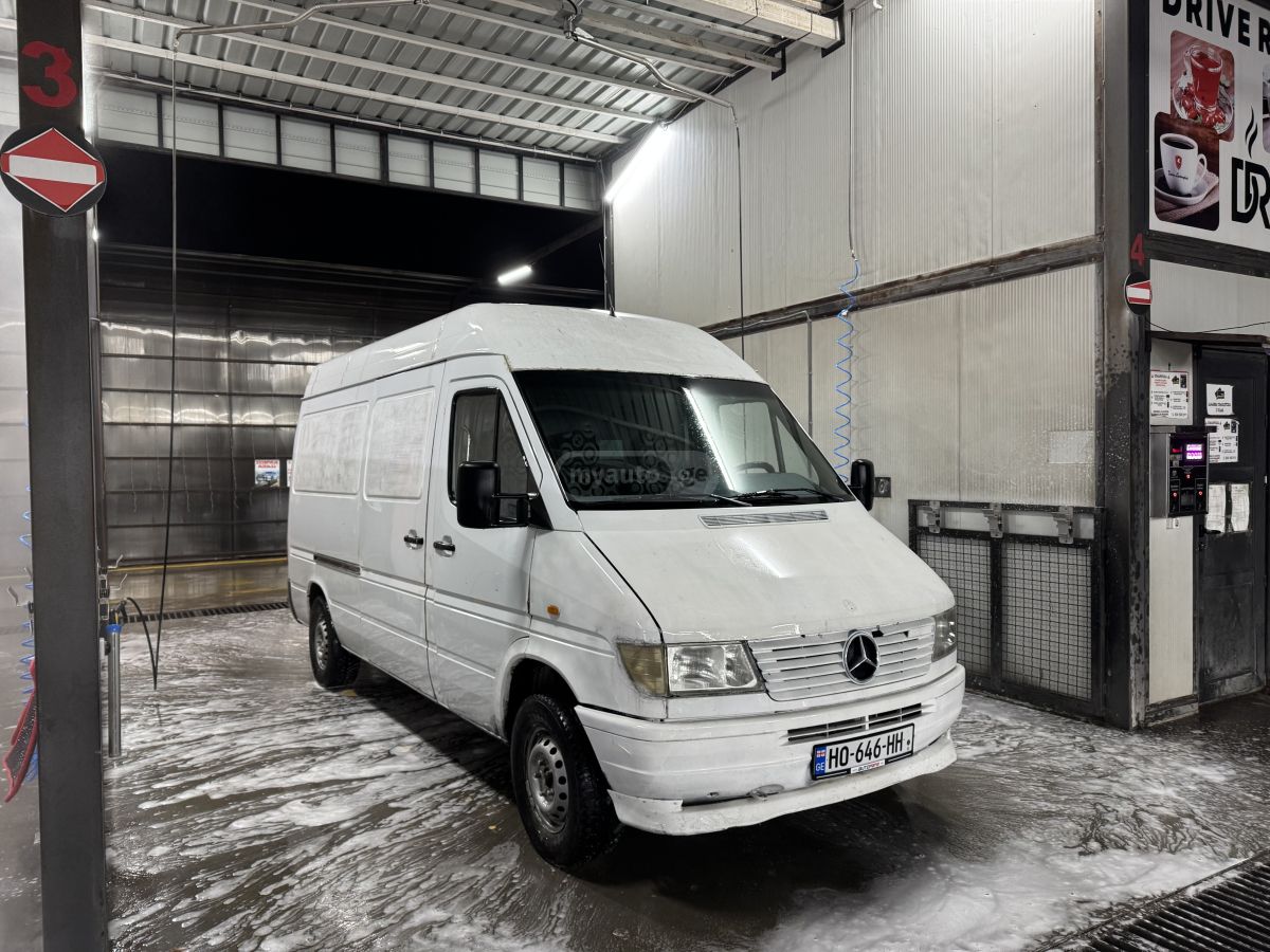 Mercedes-Benz 208 1996 — photo 2