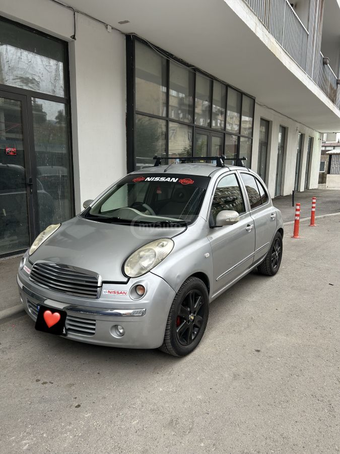 Nissan March