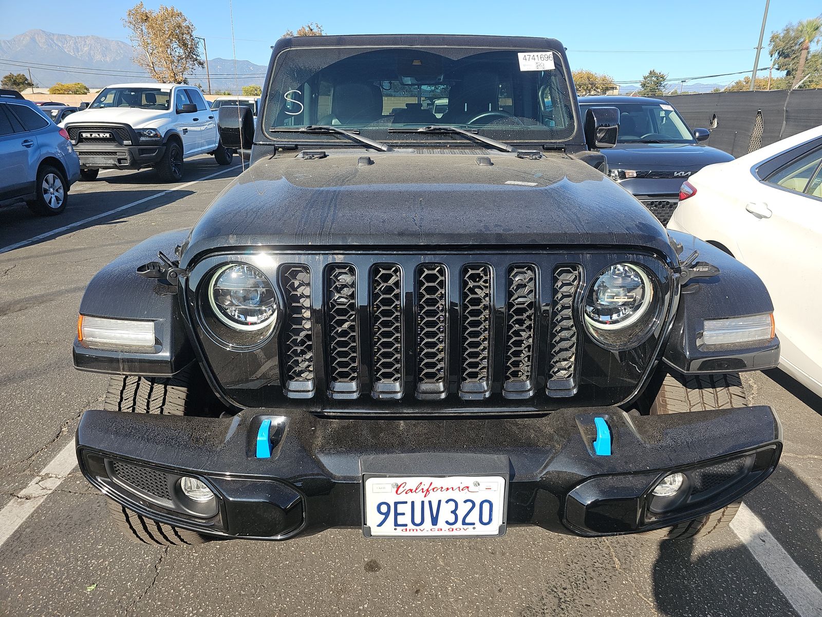 Jeep Wrangler 2023 — photo 2