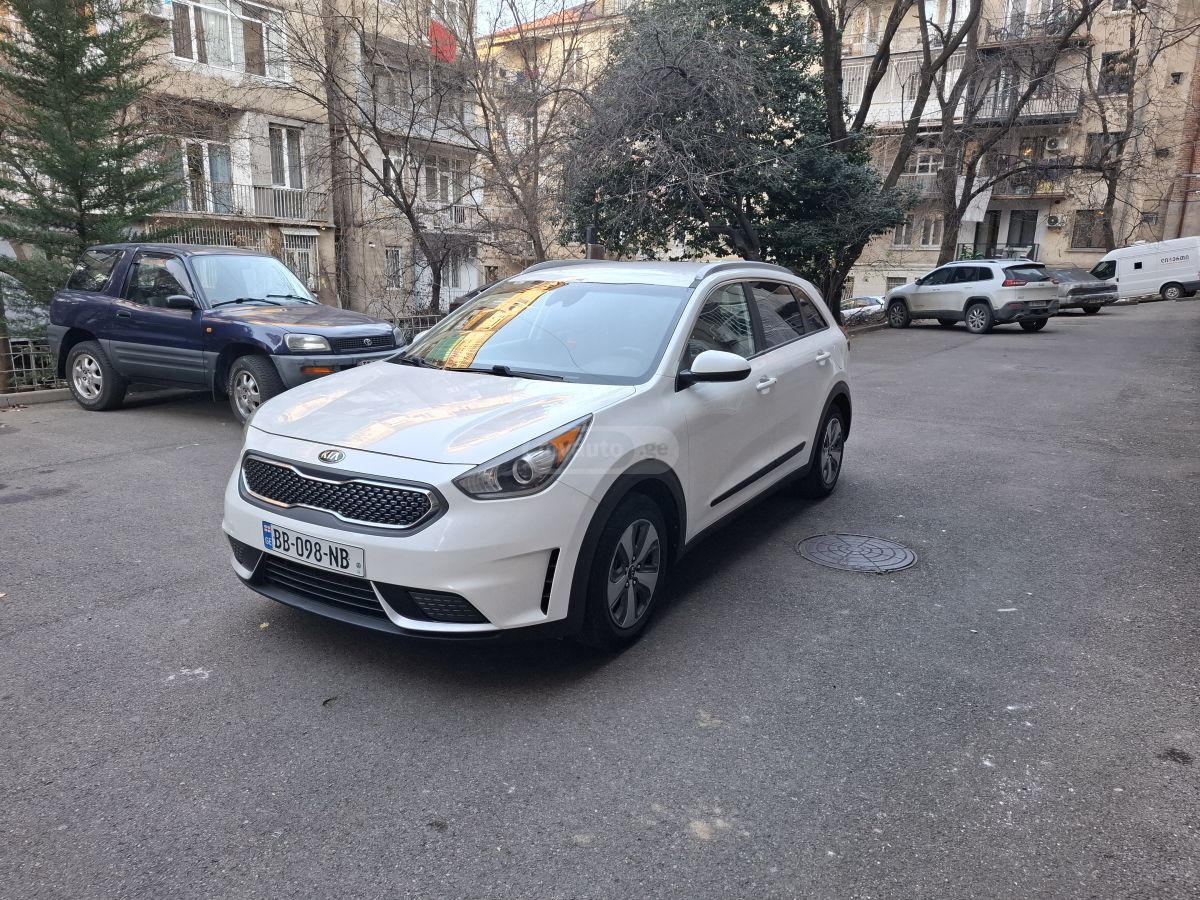 Kia Niro 2018 — photo 2